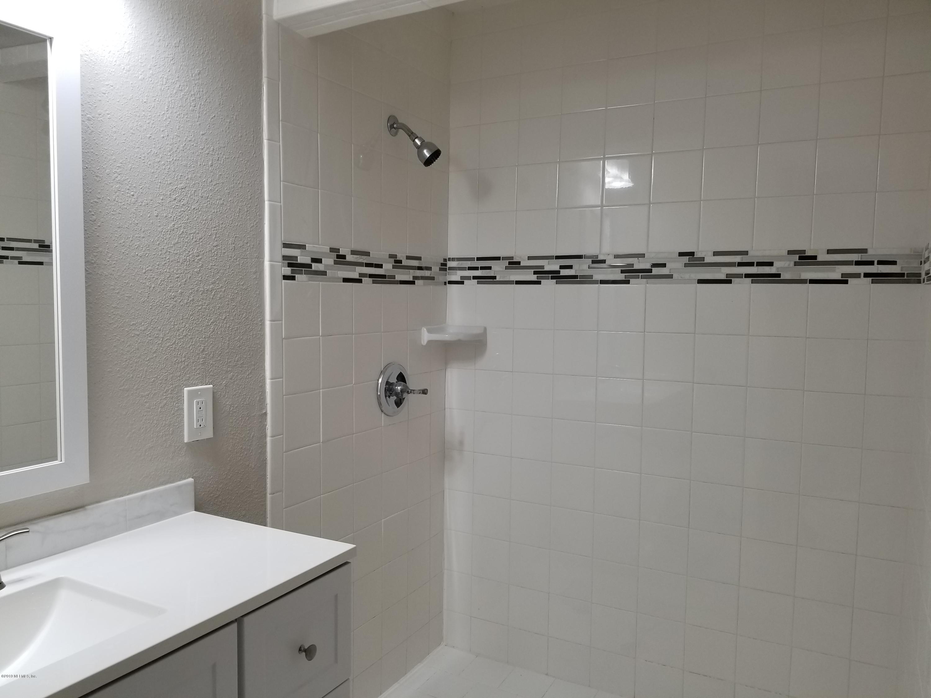 4261 Lazy Acres Road Middleburg, FL 32068 - Photo 17 of 26 Guest Bath