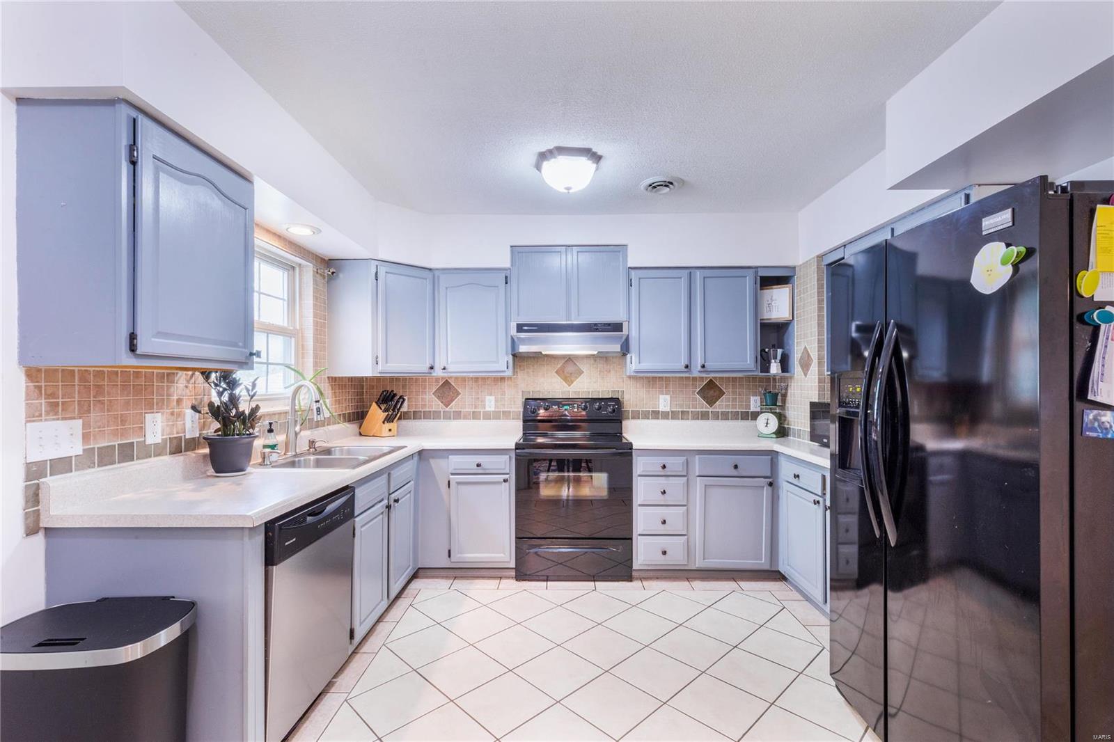 4931 Heege Road St. Louis, MO 63123 - Photo 13 of 35 Gallery Image 13