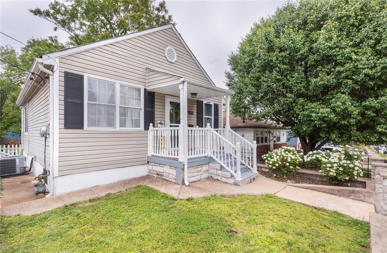 4931 Heege Road St. Louis, MO 63123 - Photo 3 of 35 Gallery Image 3