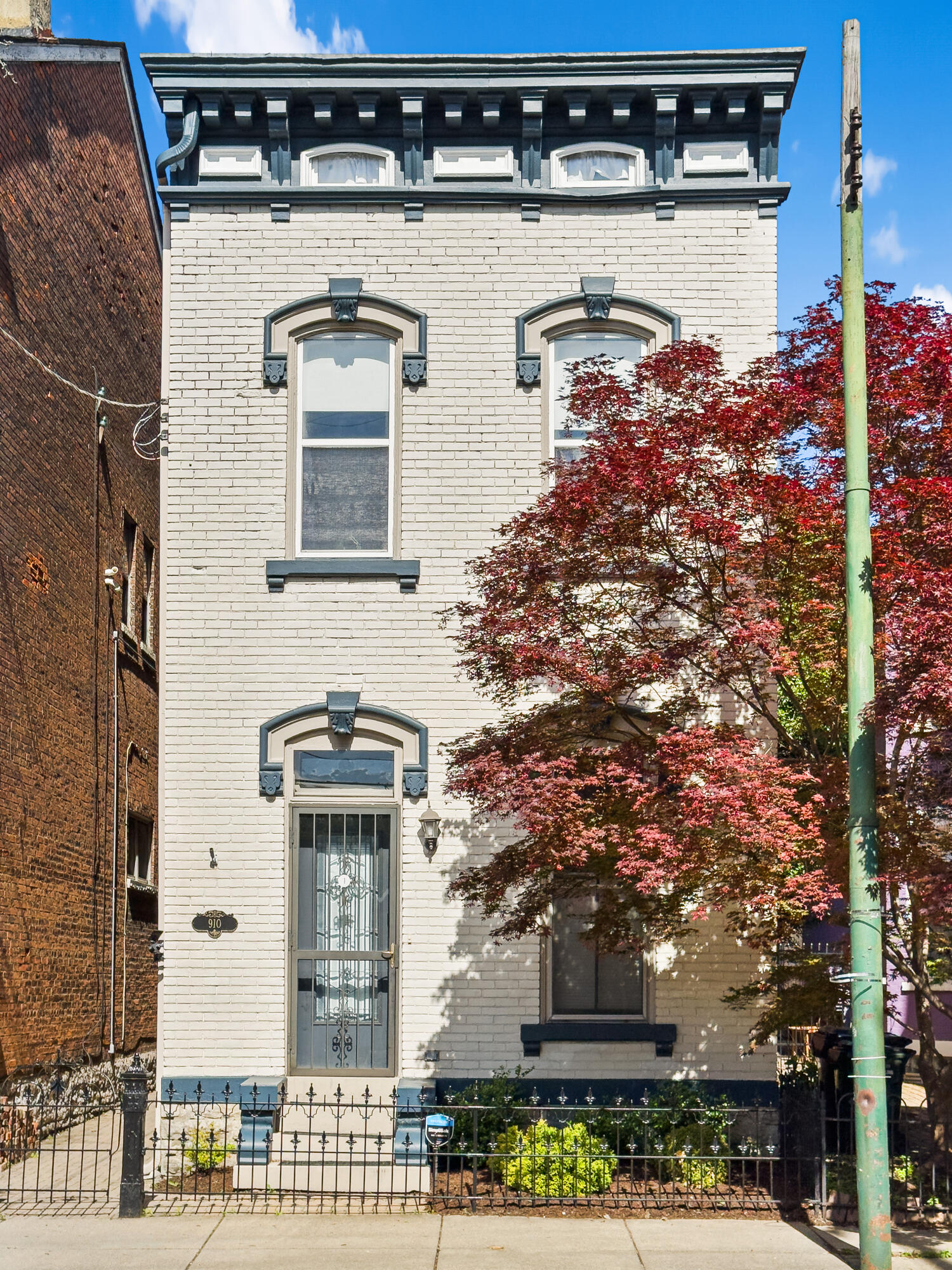 910 Main Street Covington, KY 41011 - Photo 1 of 45