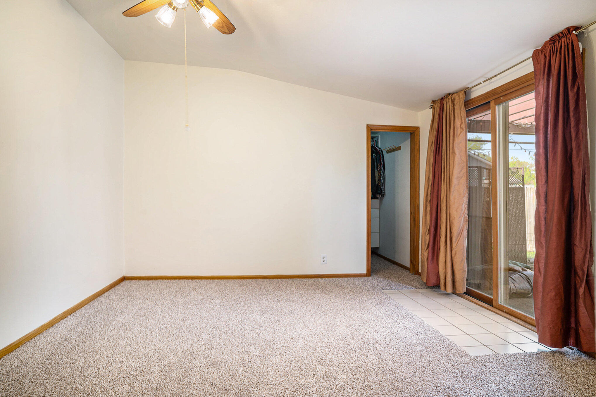 938 Walnut Lane Crown Point, IN 46307 - Photo 6 of 17 an empty room with a window