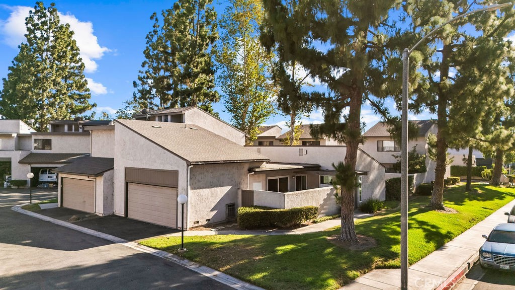 409 North Vía Roma Anaheim, CA 92806 - Photo 1 of 40