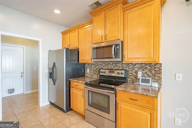 $2,100 | 25 Chey Hill Lane, Richmond Hill, GA 31324