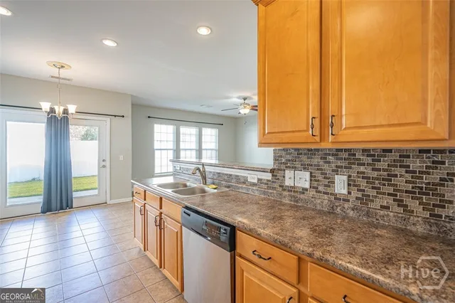 $2,100 | 25 Chey Hill Lane, Richmond Hill, GA 31324