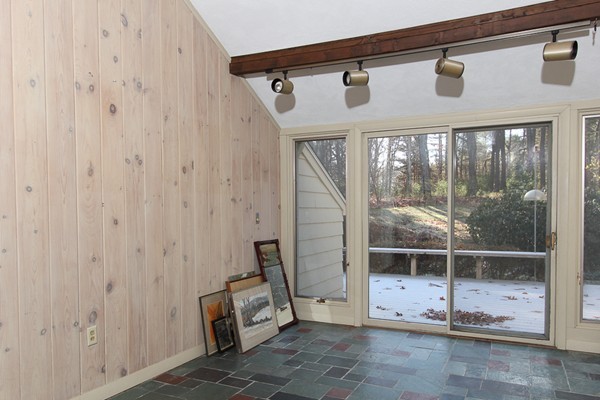 81 Meyer Road Hamilton, MA 01982 - Photo 6 of 11
