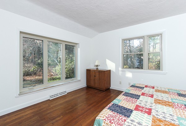81 Meyer Road Hamilton, MA 01982 - Photo 8 of 11