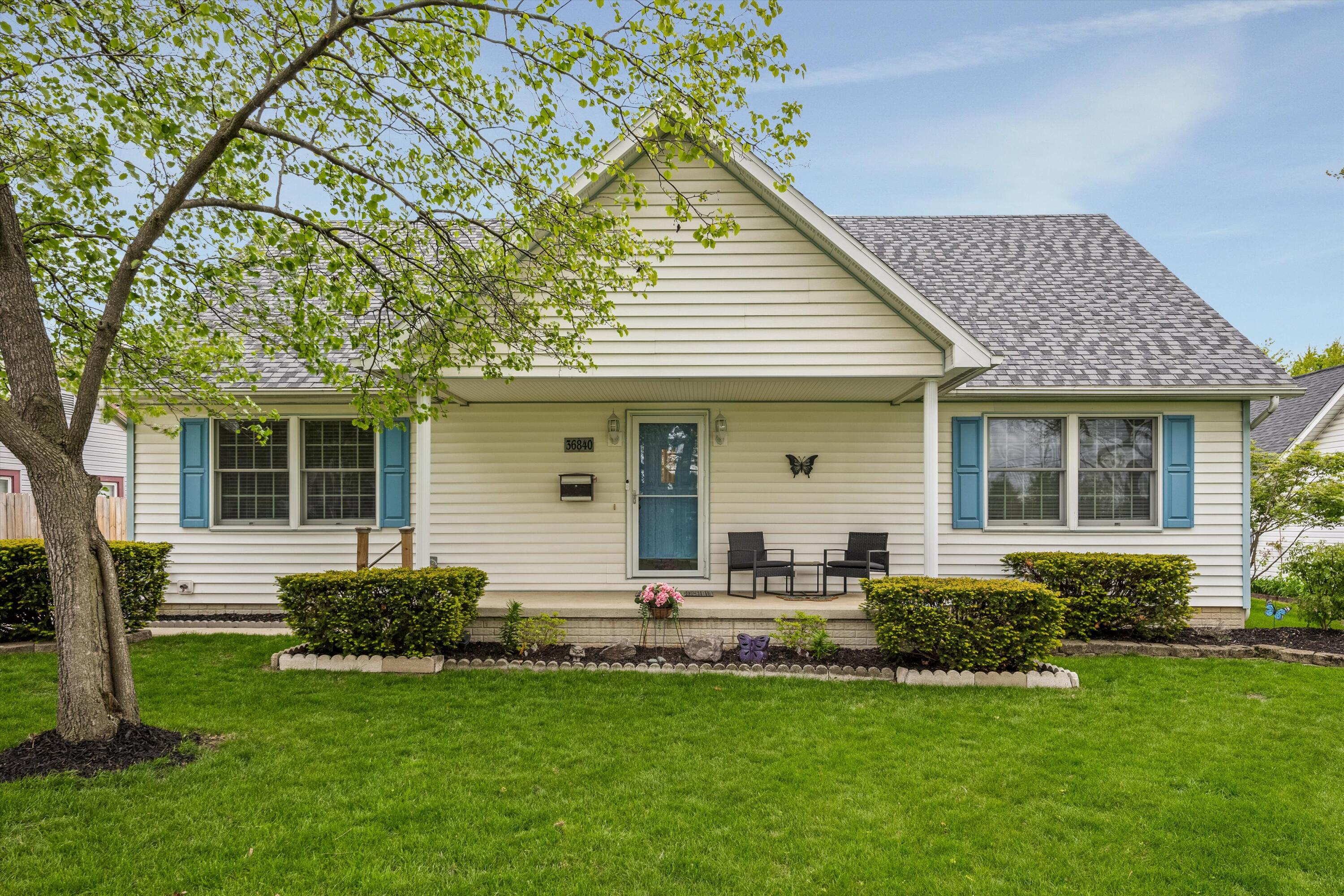 36840 Chase Street Romulus, MI 48174 - Photo 4 of 39 30-36840 Chase St Romulus 0002