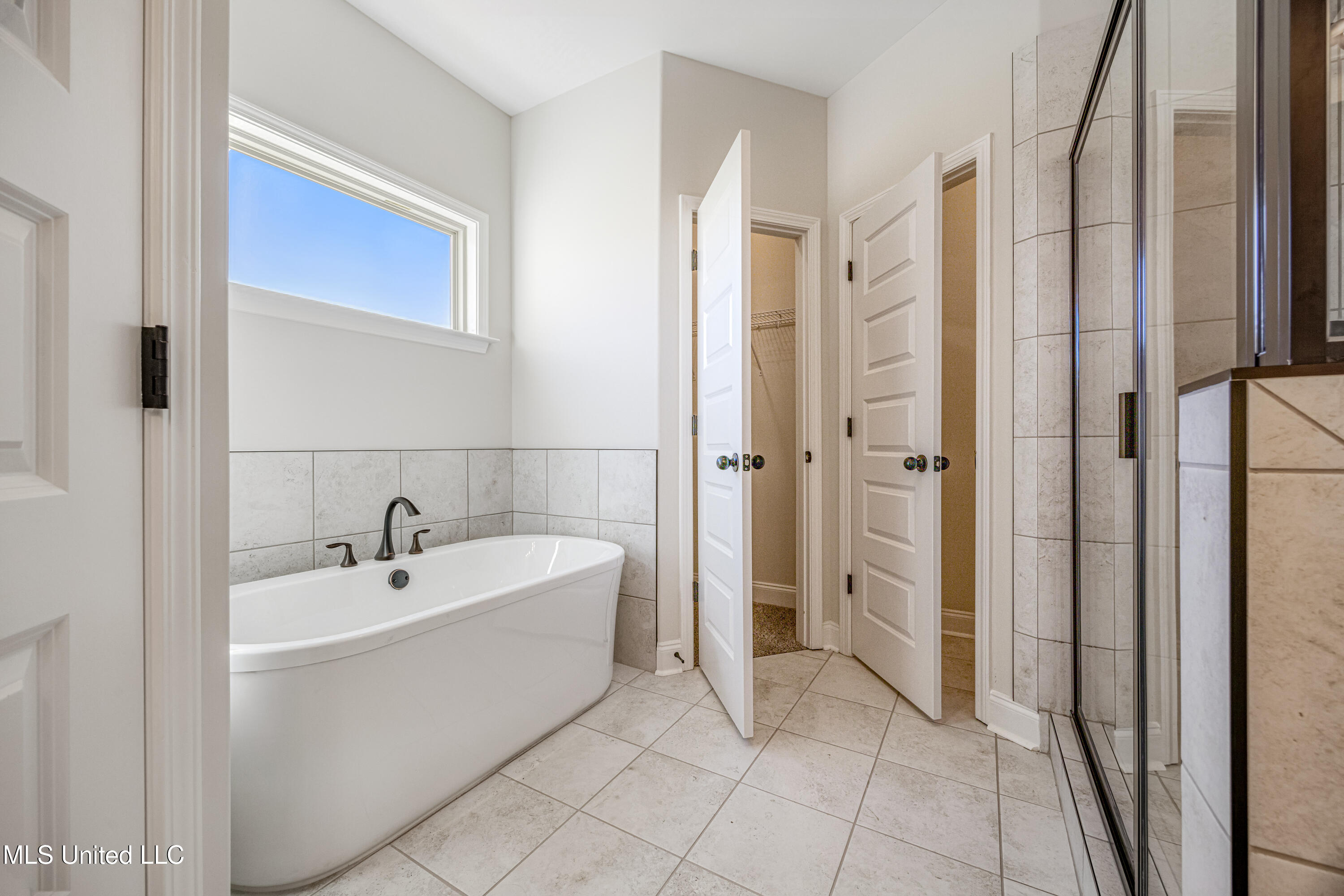 3740 Roland Drive Southaven, MS 38672 - Photo 21 of 35 Copy of master bath (2)