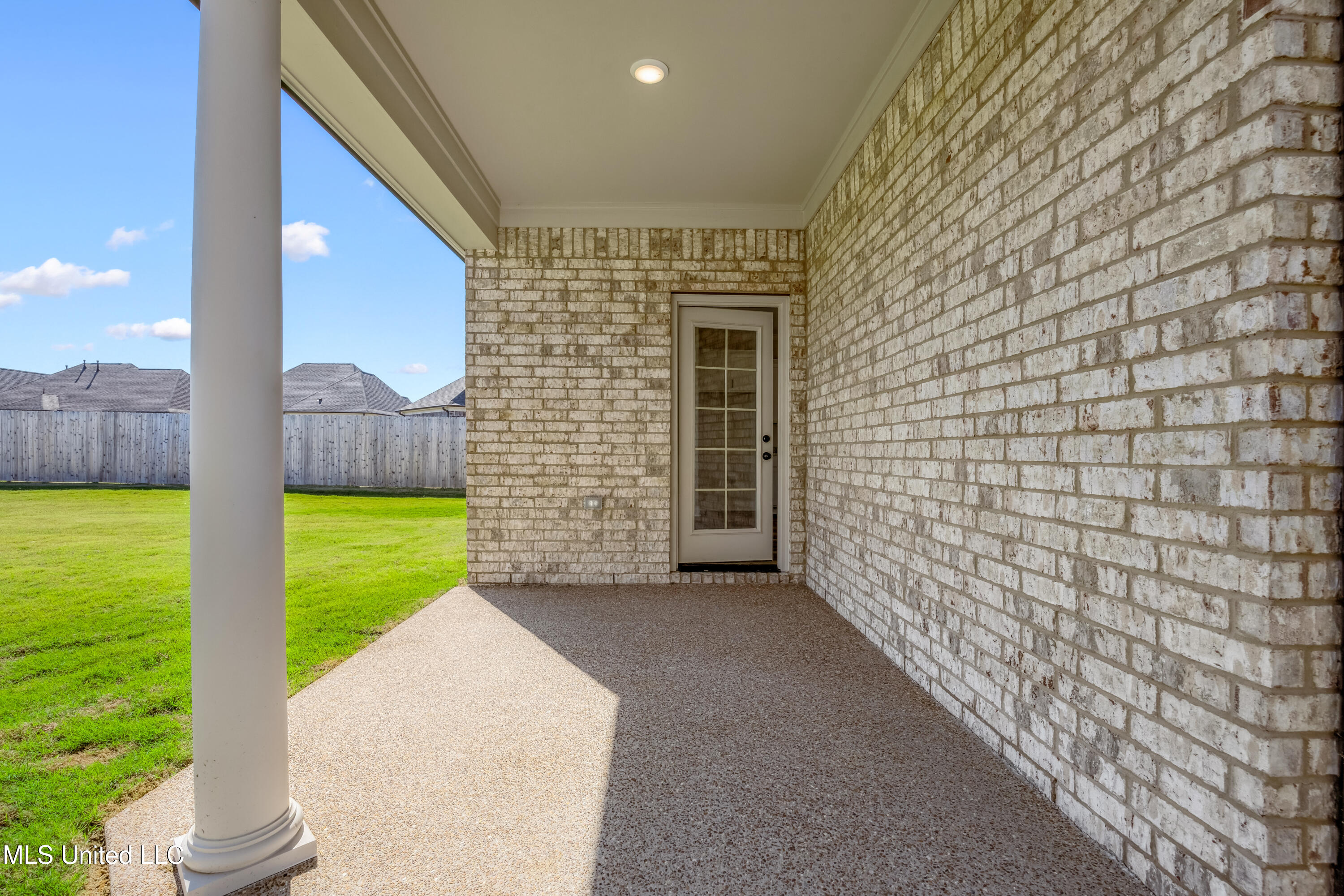 3740 Roland Drive Southaven, MS 38672 - Photo 32 of 35 Copy of backporch (2)