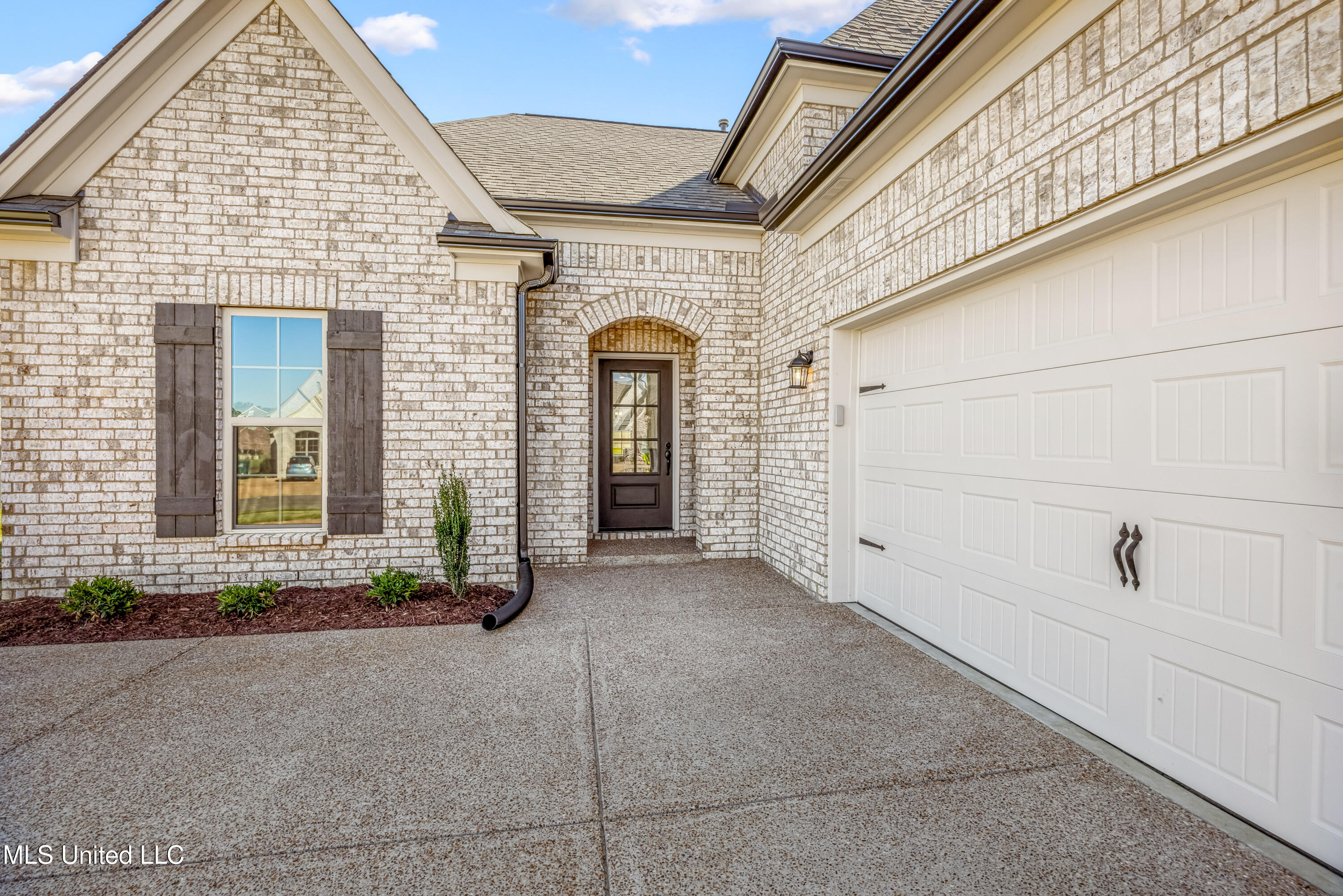 3740 Roland Drive Southaven, MS 38672 - Photo 6 of 35 Copy of front door