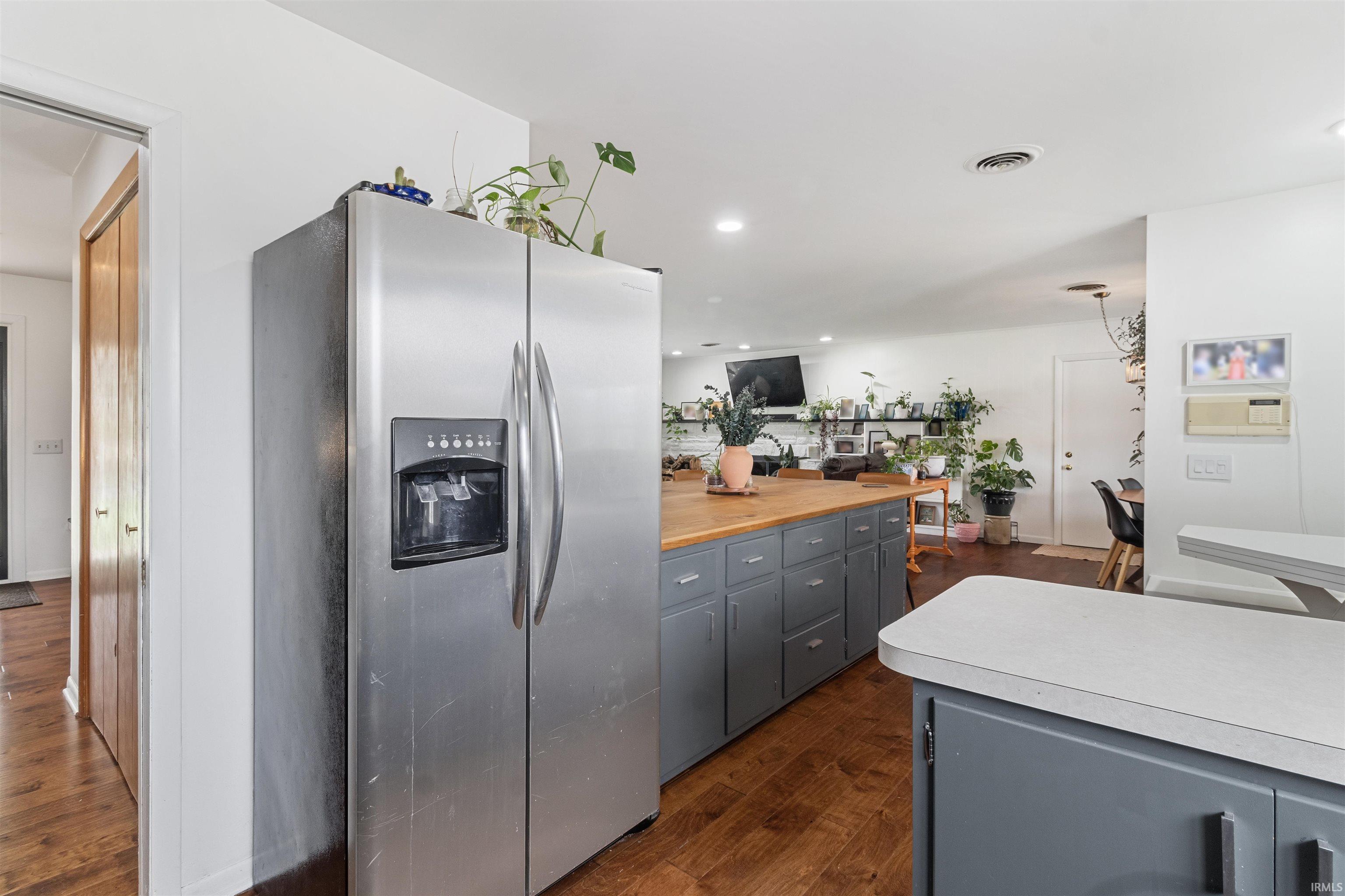 1705 East Springhill Road Warsaw, IN 46580 - Photo 9 of 26