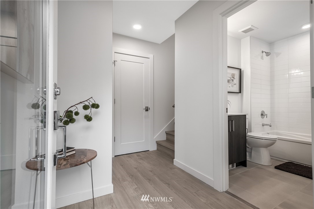 1332 East Spring Street Seattle, WA 98122 - Photo 12 of 16