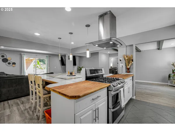 $440,000 | 16637 Northeast Hassalo Street, Portland, OR 97230