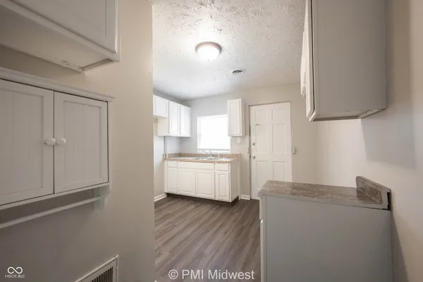 $949 | 524 West 23rd Street, Unit 2, Indianapolis, IN 46208