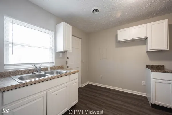 $949 | 524 West 23rd Street, Unit 2, Indianapolis, IN 46208