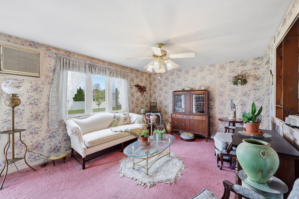 11 Judith Street Springfield, MA 01118 - Photo 7 of 29 Gallery Image 7