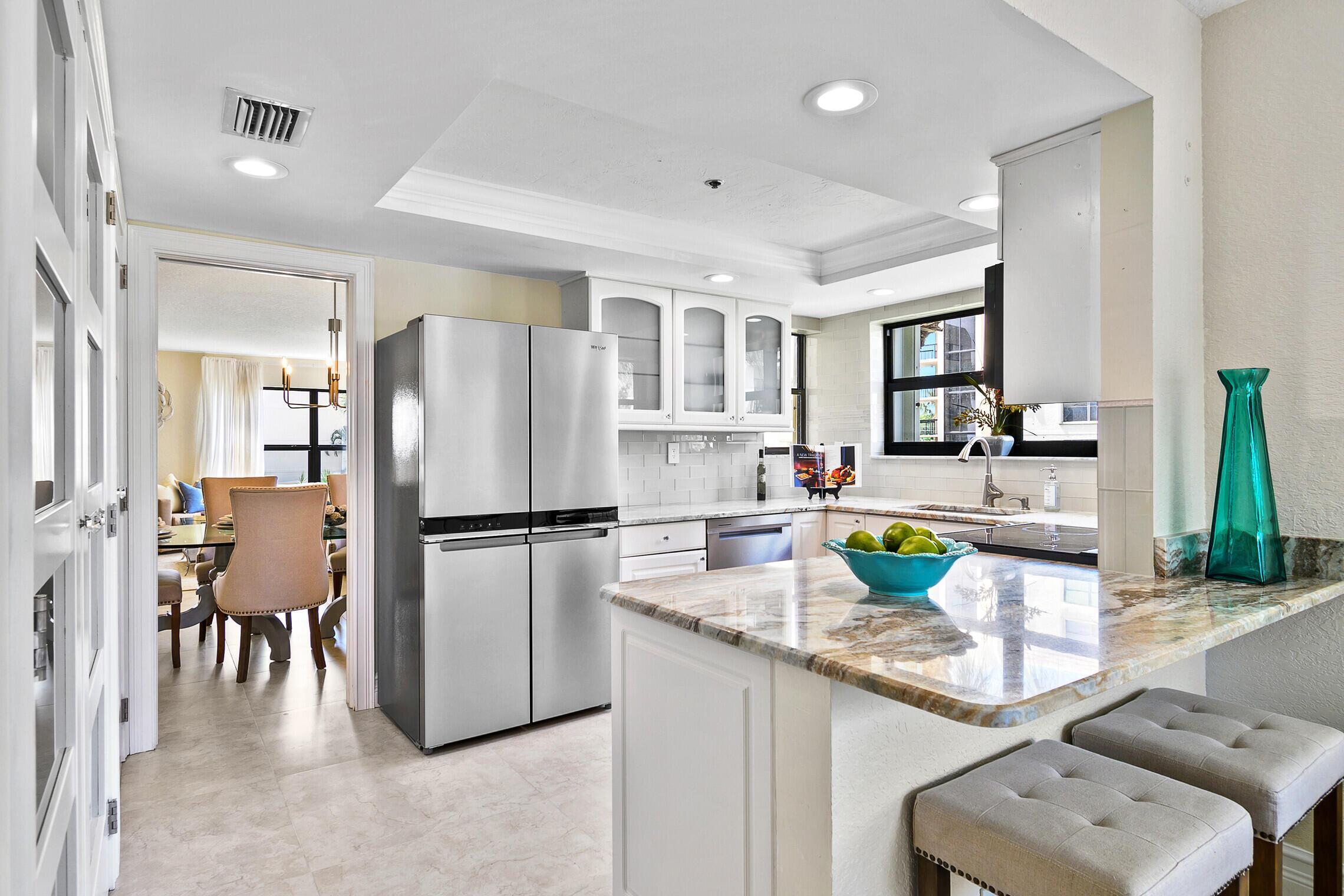 364 Golfview 307 Road, Unit 307 North Palm Beach, FL 33408 - Photo 13 of 35 kitchen