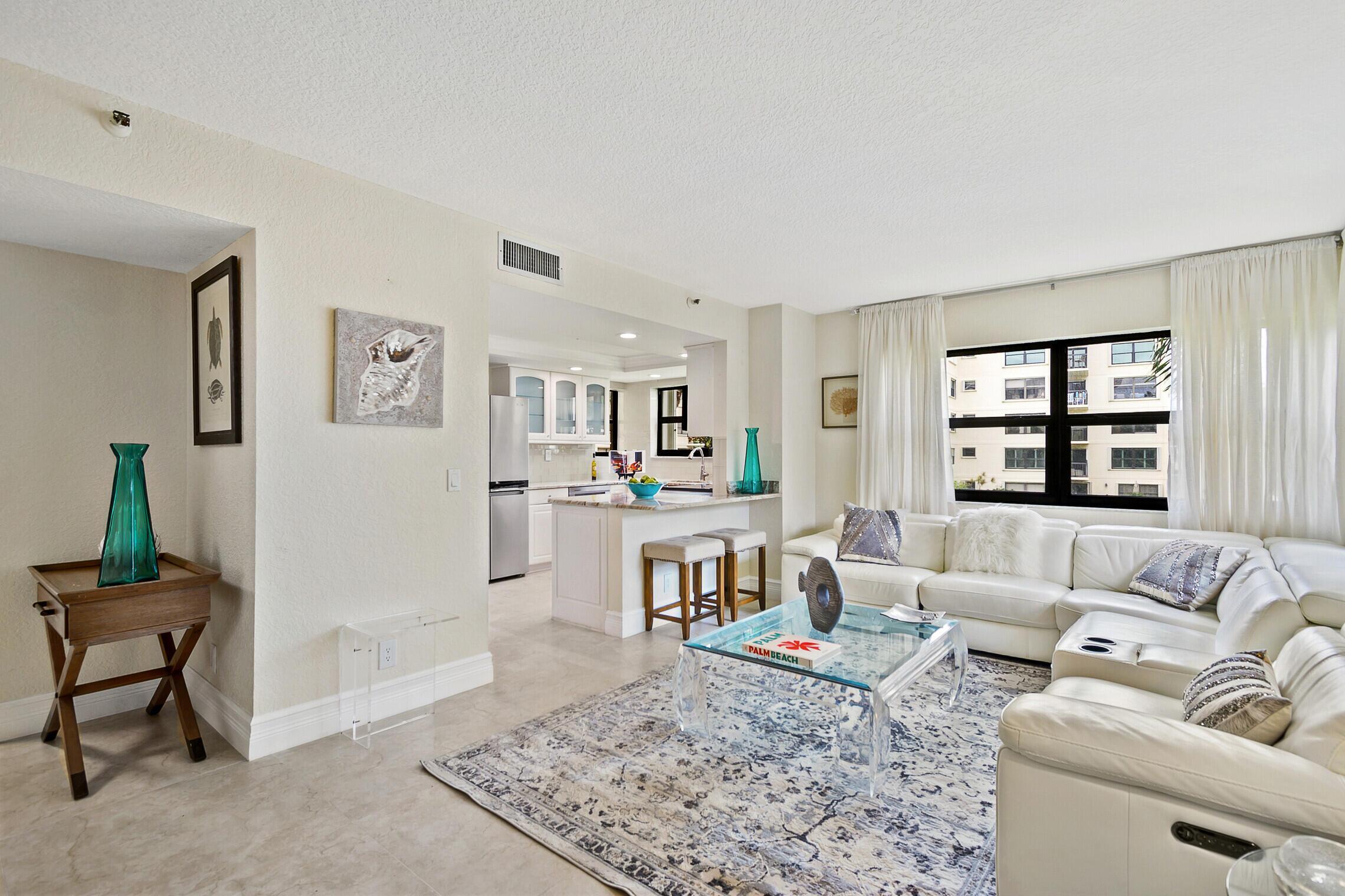 364 Golfview 307 Road, Unit 307 North Palm Beach, FL 33408 - Photo 16 of 35 family room