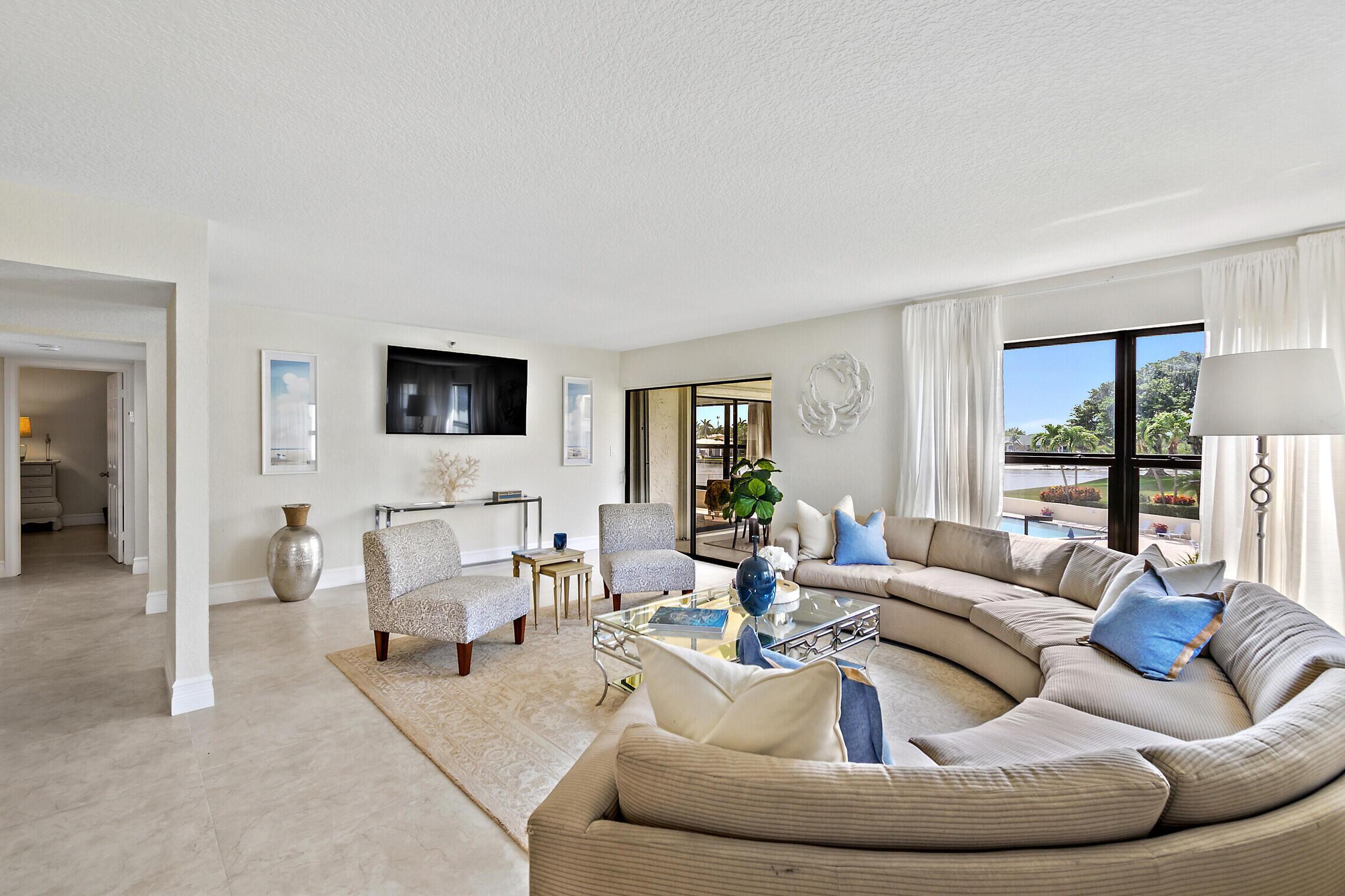 364 Golfview 307 Road, Unit 307 North Palm Beach, FL 33408 - Photo 20 of 35 living room