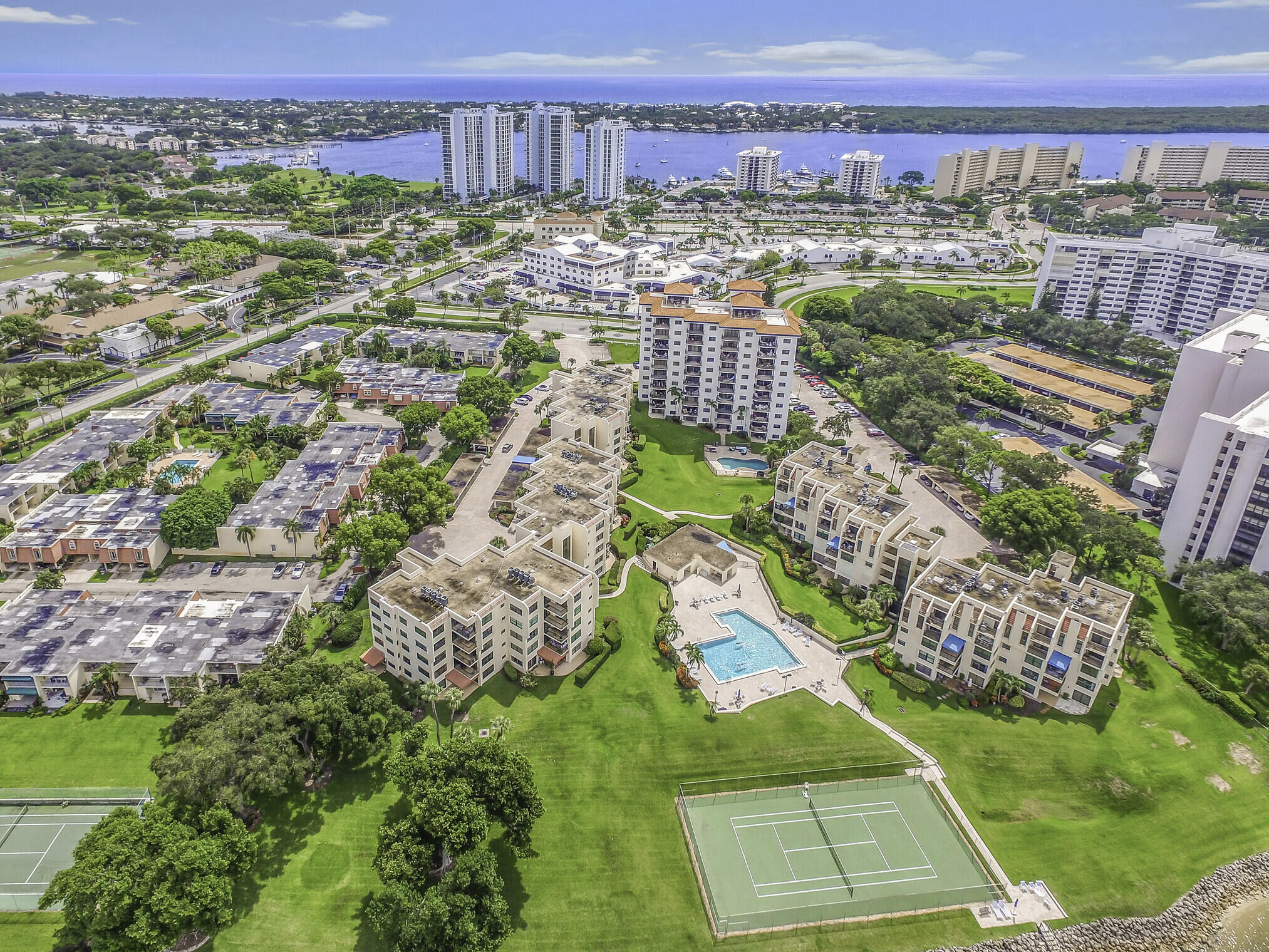 364 Golfview 307 Road, Unit 307 North Palm Beach, FL 33408 - Photo 24 of 35 06_374_GOLFVIEW_RD_203_Aerials_6_mls
