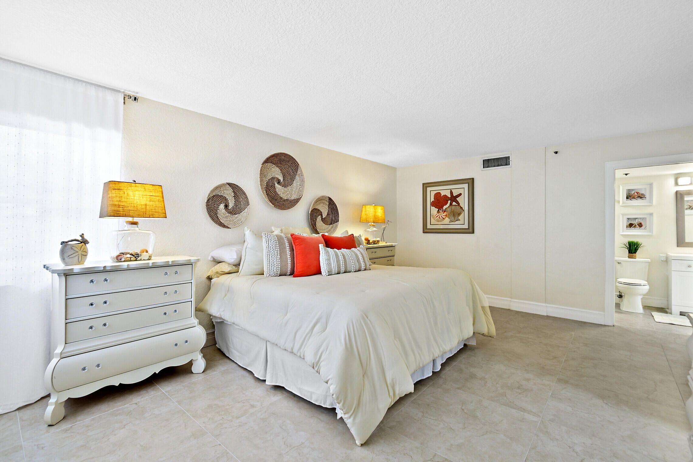 364 Golfview 307 Road, Unit 307 North Palm Beach, FL 33408 - Photo 32 of 35 2nd bedroom bedroom