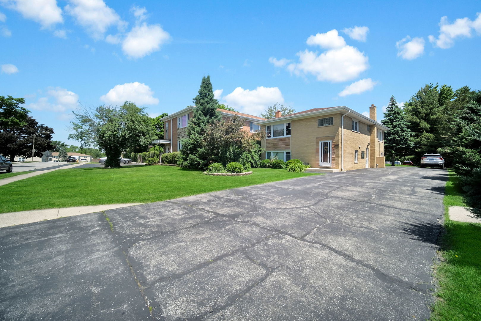 227 Hale Street Addison, IL 60101 - Photo 4 of 43