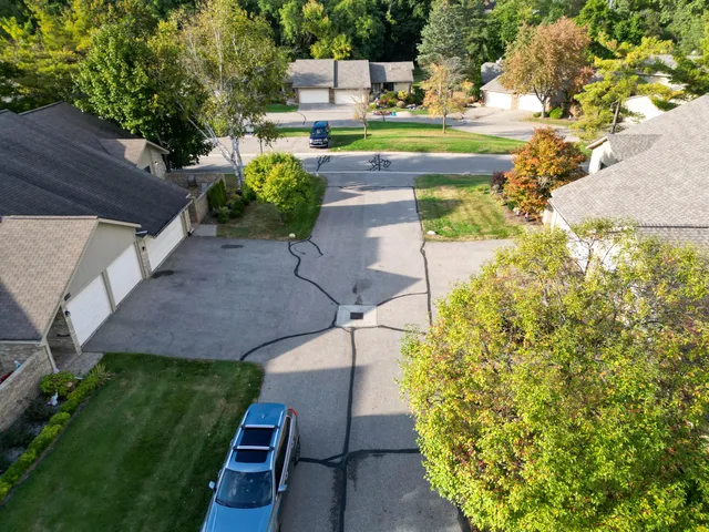 $330,000 | 4291 Foxpointe Drive, West Bloomfield, MI 48323