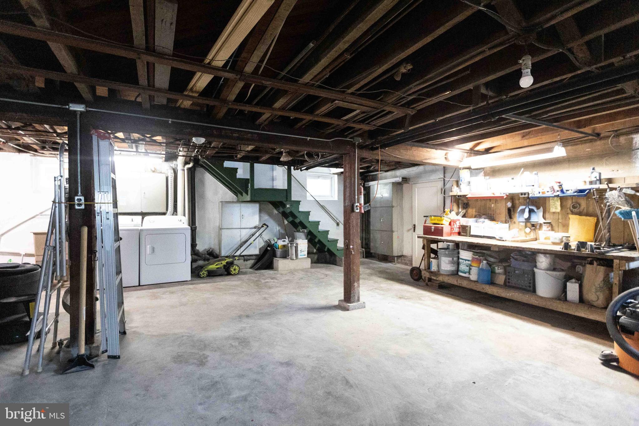 3304 Beverly Road Baltimore, MD 21214 - Photo 37 of 37 Lots of space! High ceiling