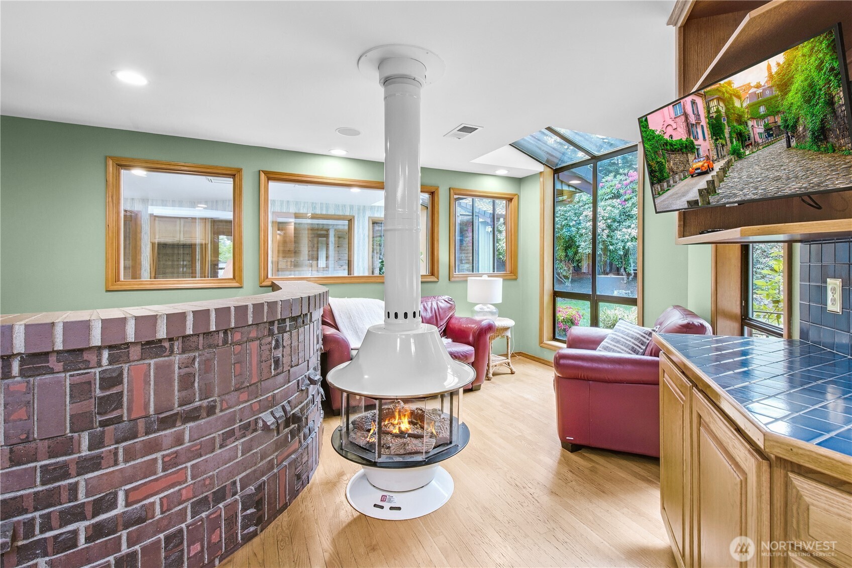 806 Alpine Drive Everett, WA 98203 - Photo 12 of 34