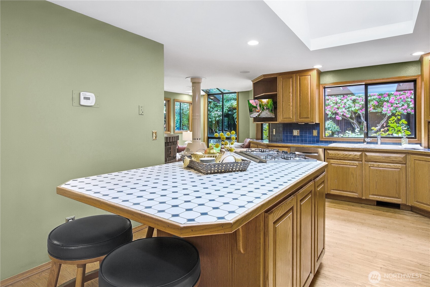 806 Alpine Drive Everett, WA 98203 - Photo 8 of 34