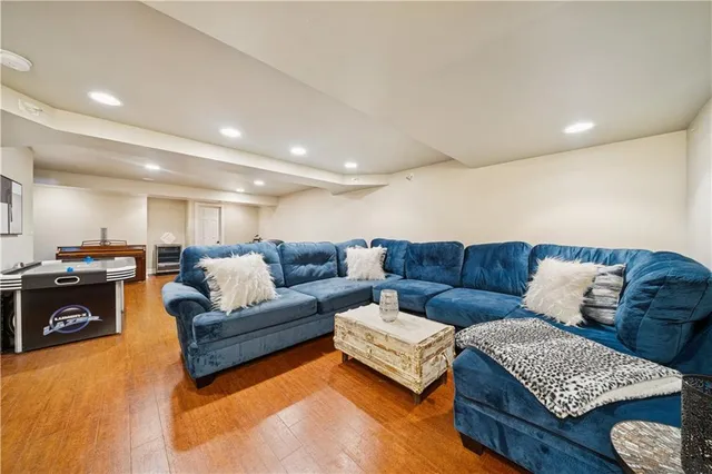 $550,000 | 110 Cornerstone Court, Venetia, PA 15367