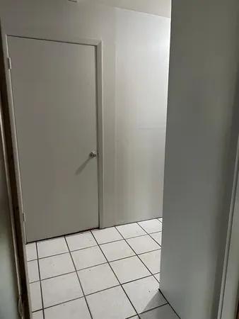 a view of a utility room