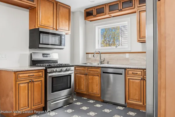 $2,200 | 51 Gifford Avenue, Unit 1, Poughkeepsie, NY 12601