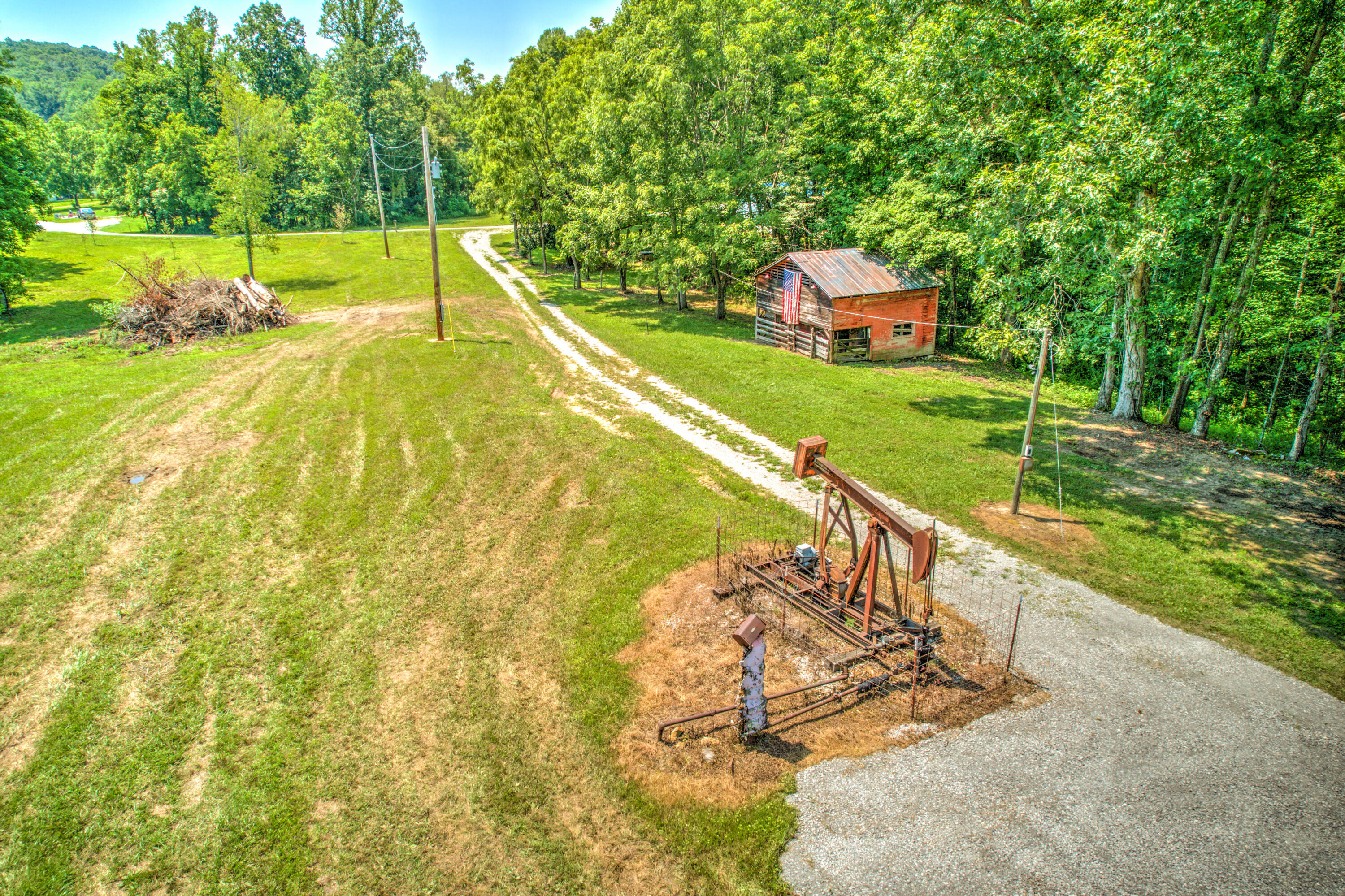 147 Lewis Landrum Road Lancing, TN 37770 - Photo 4 of 12 4