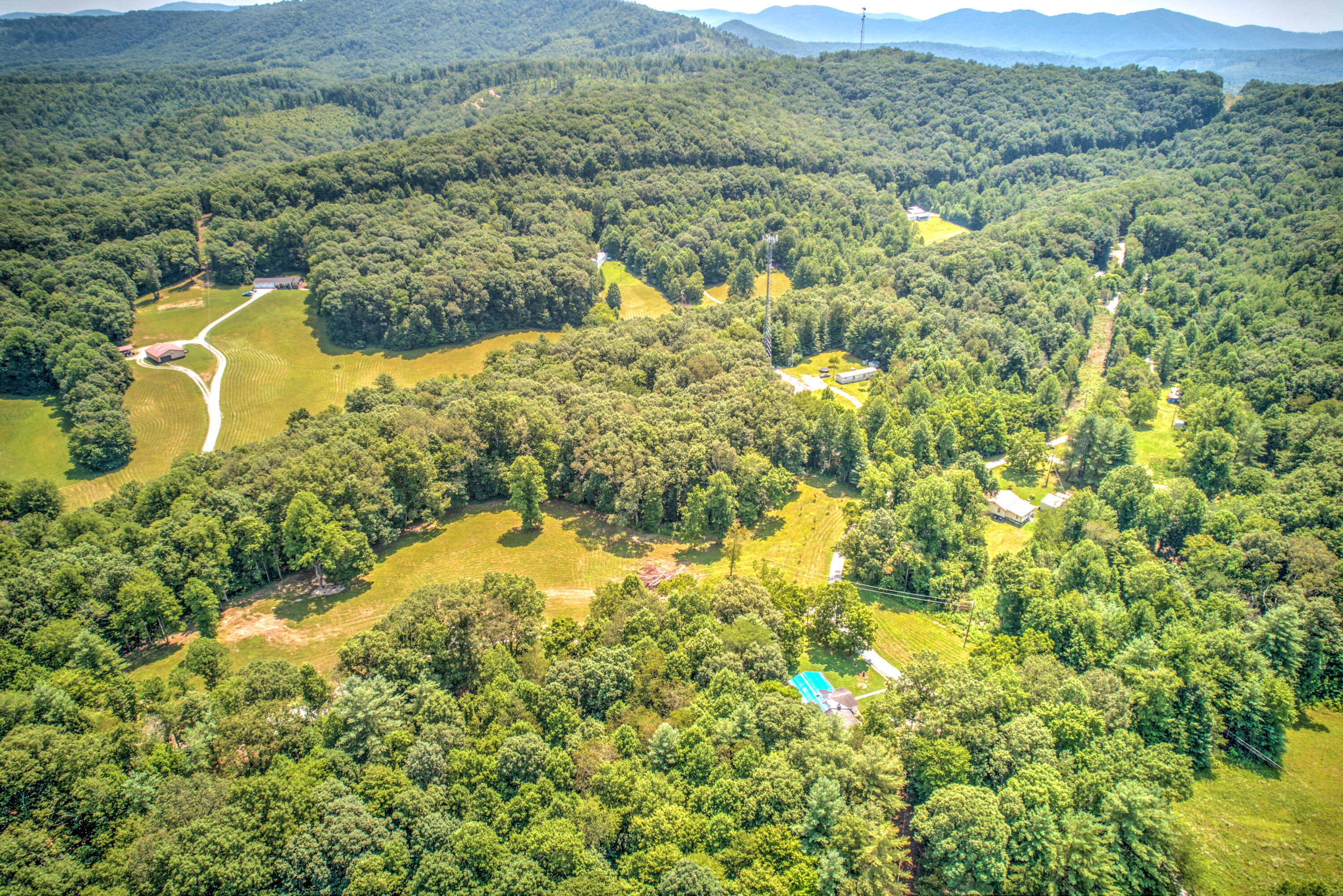 147 Lewis Landrum Road Lancing, TN 37770 - Photo 9 of 12 9