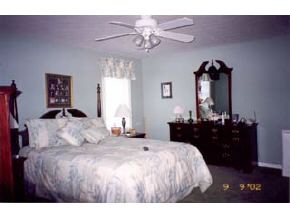 4 Thresher Road, Unit 136 Nashua, NH 03063 - Photo 6 of 7 Gallery Image 6
