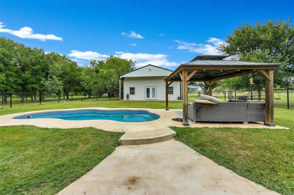 108 Patsy Lee Court Weatherford, TX 76087 - Photo 13 of 29