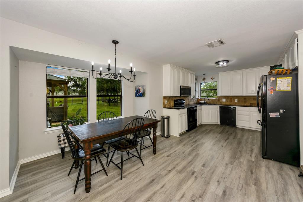 108 Patsy Lee Court Weatherford, TX 76087 - Photo 5 of 29