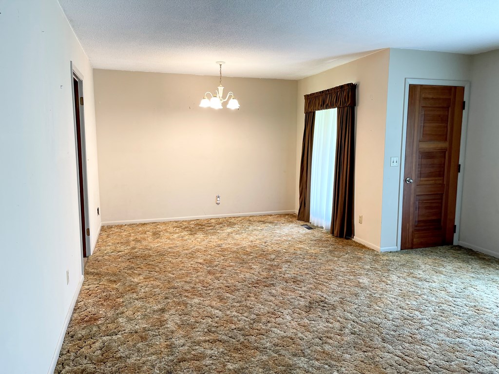 304 Carbondale Road Southwest Dalton, GA 30721 - Photo 8 of 26 Gallery Image 8