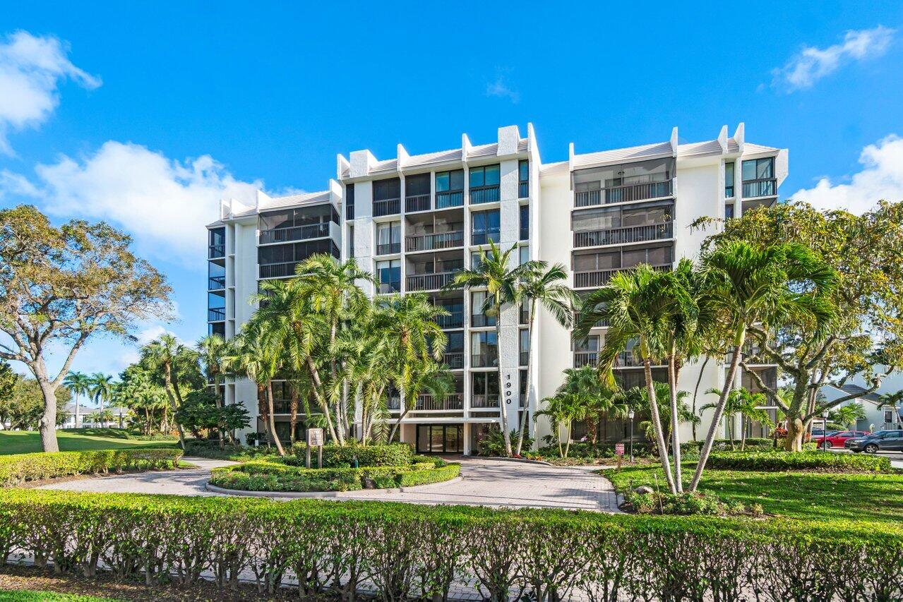 1975 Bridgewood Drive Boca Raton, FL 33434 - Photo 3 of 42 002-1975BridgewoodDrive-BocaRaton-FL-334