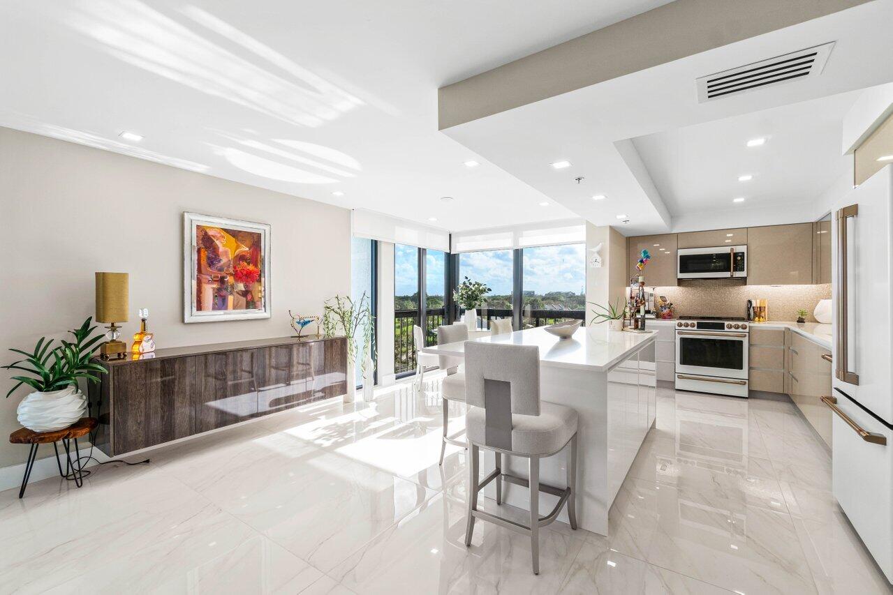 1975 Bridgewood Drive Boca Raton, FL 33434 - Photo 9 of 42 010-1975BridgewoodDrive-BocaRaton-FL-334