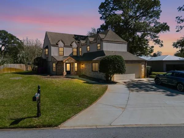 $899,000 | 21 Neptune Drive, Mary Esther, FL 32569