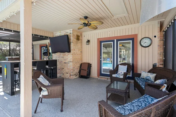 $899,000 | 21 Neptune Drive, Mary Esther, FL 32569