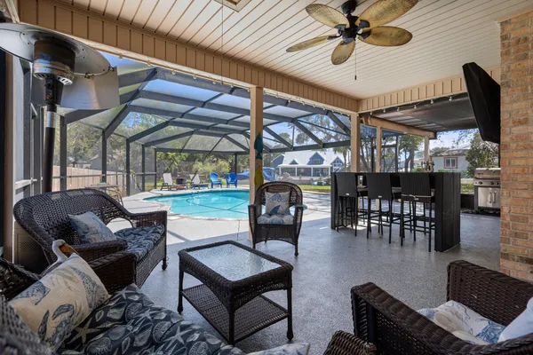 $899,000 | 21 Neptune Drive, Mary Esther, FL 32569