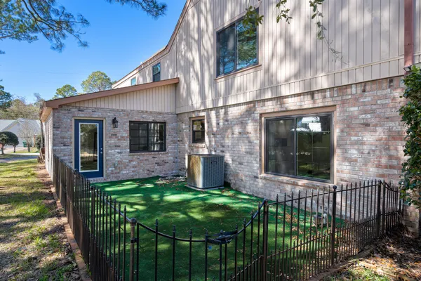 $899,000 | 21 Neptune Drive, Mary Esther, FL 32569