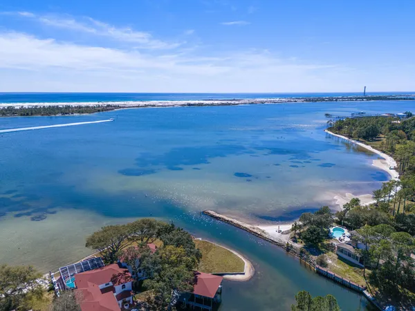 $899,000 | 21 Neptune Drive, Mary Esther, FL 32569