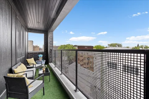$740,000 | 1523 North Western Avenue, Unit 4C, Chicago, IL 60622