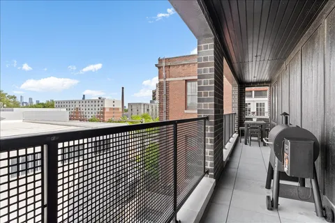 $740,000 | 1523 North Western Avenue, Unit 4C, Chicago, IL 60622