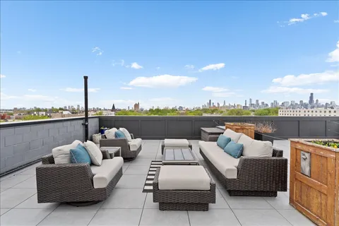 $740,000 | 1523 North Western Avenue, Unit 4C, Chicago, IL 60622