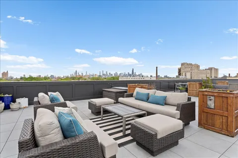 $740,000 | 1523 North Western Avenue, Unit 4C, Chicago, IL 60622